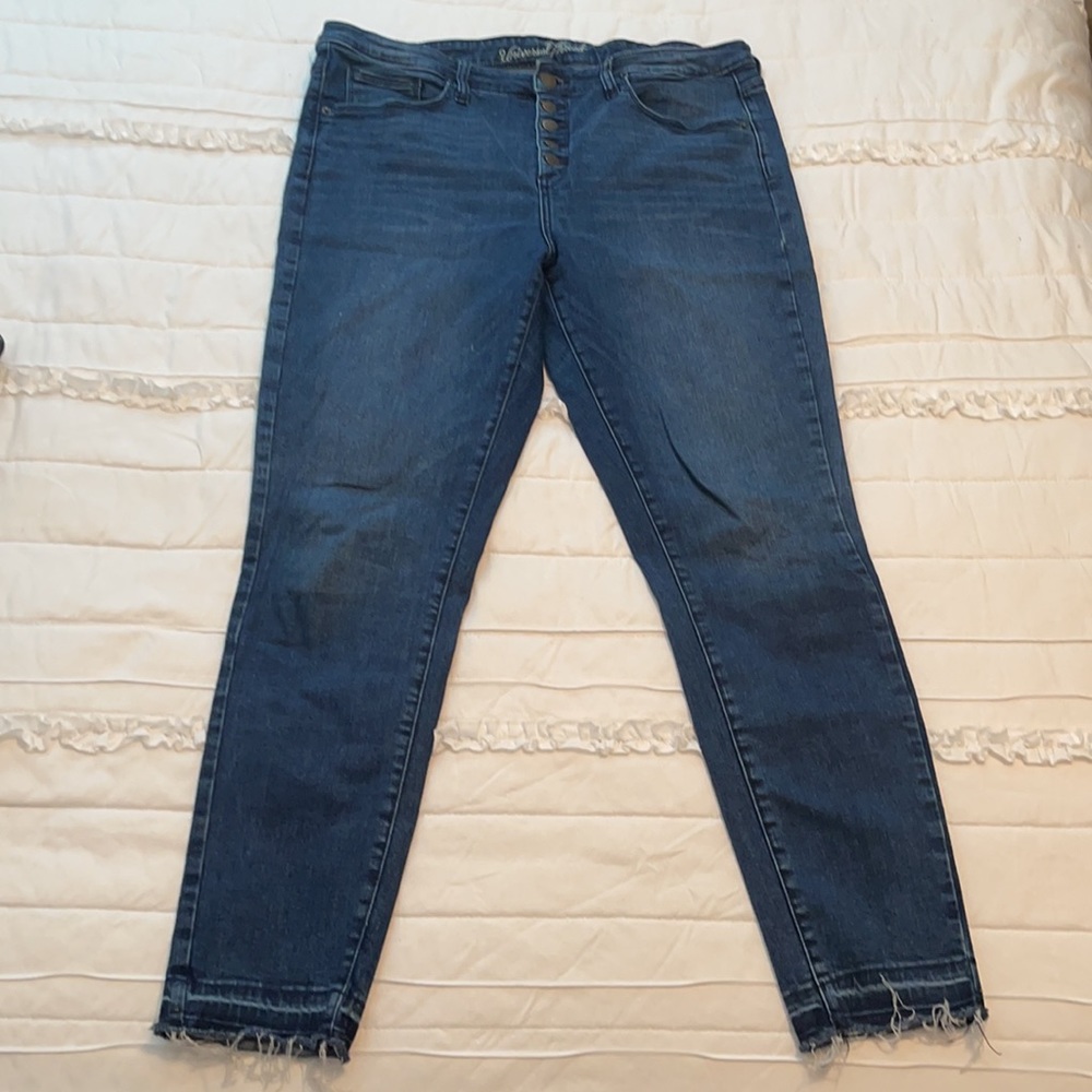 Universal Thread Jegging | 16 - Picture 2 of 3